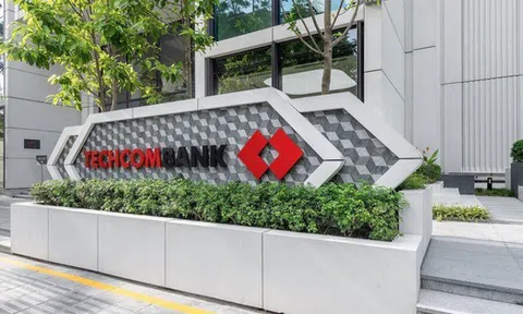 Techcombank bất ngờ bổ sung phương án trả cổ tức tiền mặt, dự chi hơn 7.000 tỷ đồng
