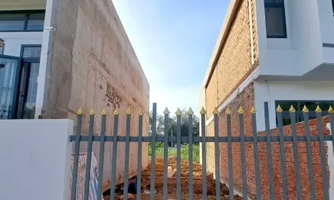 Vụ xây nhầm nhà trên đất người khác ở TP.HCM: Di dời xong ngôi nhà