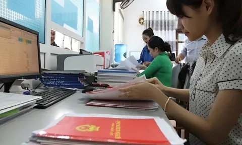 Thay đổi đặc biệt quan trọng liên quan đến sổ đỏ từ 1/1/2026, tất cả người dân Hà Nội chú ý!