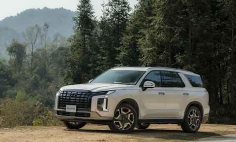 Tháng này, Hyundai Palisade giảm giá tối đa 200 triệu, Santa Fe 180 triệu