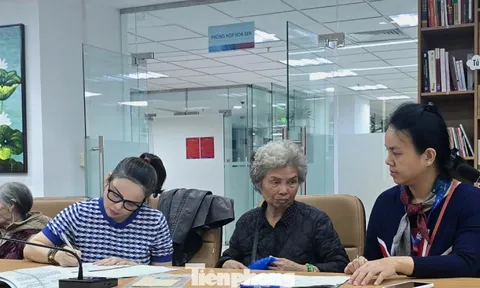 Chi trả tiền bồi thường hỗ trợ cho người dân thuộc dự án quảng trường phía Đông hồ Hoàn Kiếm