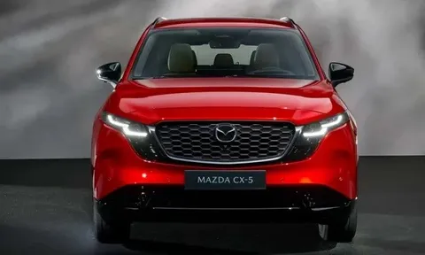 Rộ tin Mazda CX-5 đời mới, CX-90, CX-60 đầu tiên xuất hiện tại Việt Nam: Xe đã có mặt ở showroom, dễ ra mắt ngay ngày 11/12 tới