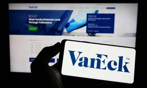 Quỹ ETF ngoại quy mô 15.000 tỷ thêm mới TCX, dự kiến bán mạnh VIC