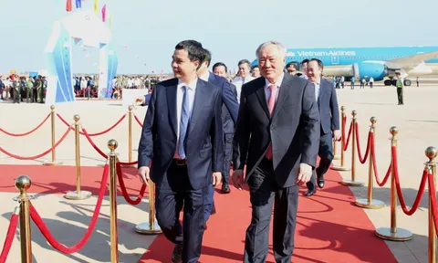 Đúng 6h30', Phó Thủ tướng đi chuyến bay tới dự án 16 tỷ USD: Thời khắc trọng đại của công trình 5 sao