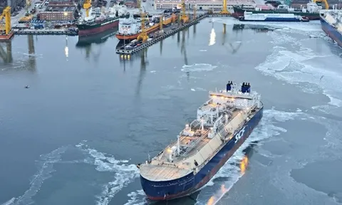 Tàu chở LNG có khả năng phá băng Alexey Kosygin có gì đặc biệt?