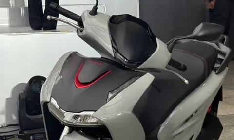 "Vua xe ga" Honda SH 160i 2026 bản cao cấp nhất về Việt Nam: Giá hơn 104 triệu, có một nâng cấp siêu "đáng tiền"