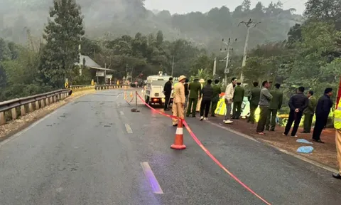 Lật xe khách ở Sơn La, 4 người tử vong