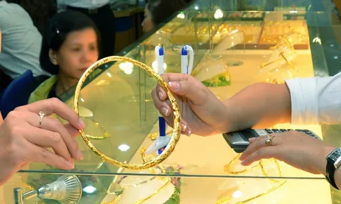 Sáng 17-1, giá vàng miếng SJC nới rộng cách biệt với thế giới