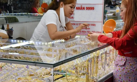 Giá vàng hôm nay 24-1: Tiếp tục đi lên