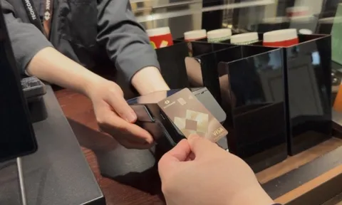 Techcombank ra mắt thẻ tín dụng Techcombank Visa Business Platinum, dẫn đầu đặc quyền tài chính vượt trội cho doanh nghiệp: miễn lãi tối đa tới 86 ngày, hạn mức lên đến 10 tỷ đồng