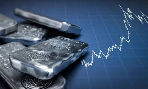 Giá bạc lao dốc, một thế lực vừa “xả” gần 400 tấn