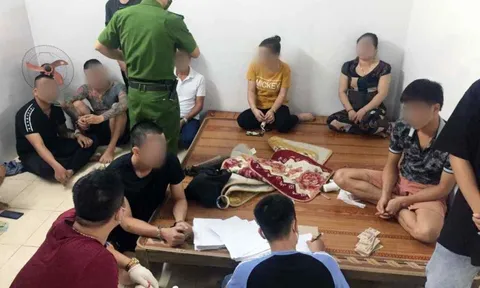 Chơi đánh bài ngày Tết: Trường hợp nào bị phạt hành chính, khi nào bị xử lý hình sự?