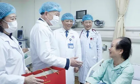 Tổng Bí thư Tô Lâm: Không để ai bị bệnh mà không được chăm sóc