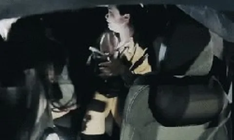 6 nữ sinh bỗng la hét hoảng loạn trong chuyến xe về khách sạn ở Hà Nội