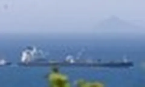 Reuters: UAE bí mật đưa tàu chở dầu qua eo biển Hormuz