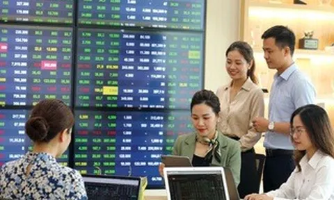 Chứng khoán 18-5: Dòng tiền lớn quay lại, ngân hàng và dầu khí dẫn sóng