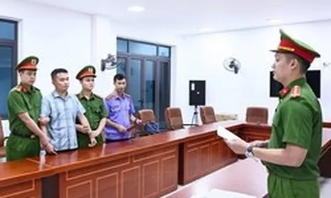 Bắt khẩn cấp một giáo viên vụ điểm thi toán cao bất thường ở Tuyên Quang