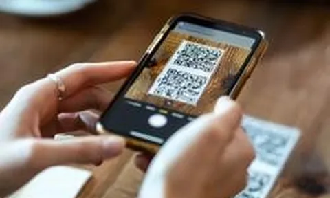 Quét mã QR theo hướng dẫn qua điện thoại để "hoàn tất thủ tục dịch vụ công", người phụ nữ bị lừa mất gần 600 triệu đồng