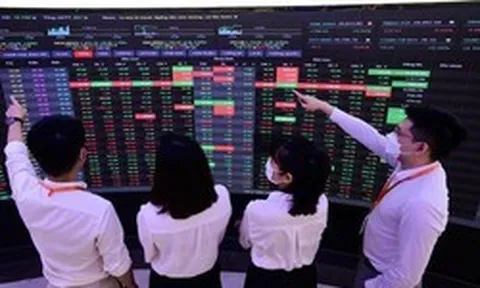 Nhóm chứng khoán đứng trước cơ hội "tái định giá", CTCK gọi tên cổ phiếu đáng chú ý