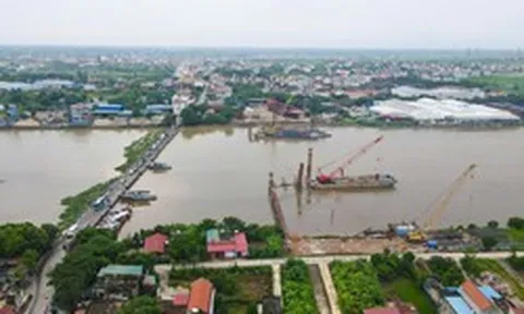 Diện mạo cây cầu vượt sông gần 600 tỷ đồng dần thành hình tại Ninh Bình