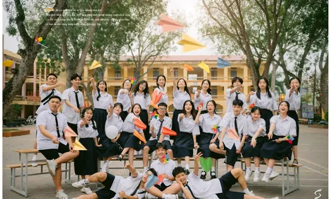 Hành trình 7 năm chinh phục hơn 3000 lớp chụp kỷ yếu của Smile Media - Studio số 1 Hà Nội