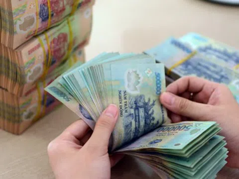 Ngân hàng lớn nhất Việt Nam vừa giảm lãi suất tiết kiệm, Techcombank tham gia làn sóng giảm lãi suất