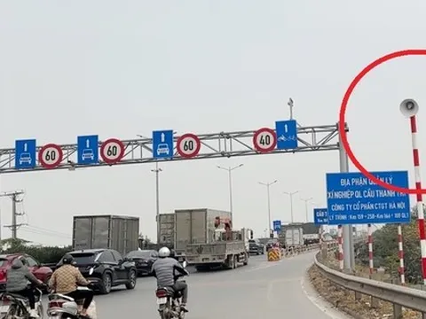 Hà Nội phát hiện hơn 2.600 đèn tín hiệu, biển báo ‘có vấn đề’