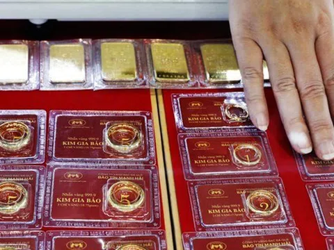 Giá vàng nhẫn phá vỡ mọi kỷ lục, cửa hàng ồ ạt bán ra