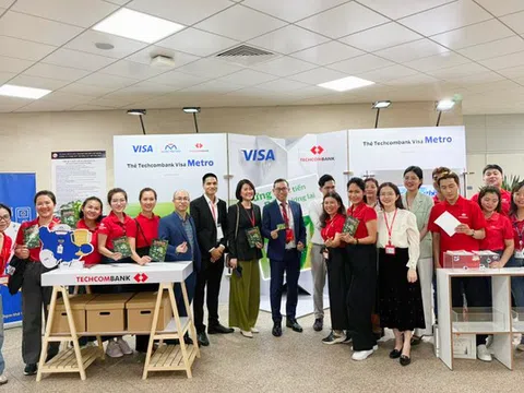 Techcombank đồng hành cùng tuyến đường sắt đô thị số 1, thúc đẩy phát triển giao thông xanh