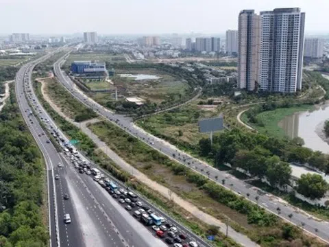 Cần làm gì để đạt tăng trưởng 8% mà vẫn khống chế được lạm phát?