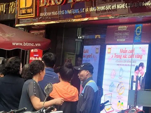 Giá vàng tăng dữ dội
