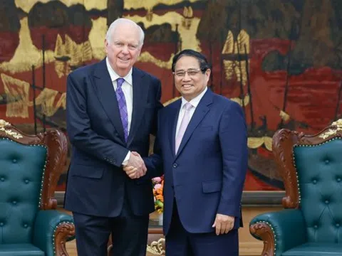 Thủ tướng Phạm Minh Chính tiếp Giáo sư Thomas Vallely