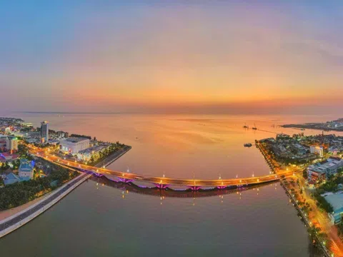 Thành phố lấn biển đầu tiên, lớn nhất Việt Nam: Từ vùng đất sình lầy 'cất cánh' thành đô thị loại 1