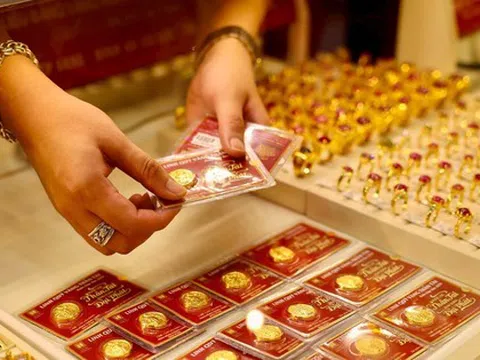 Giá vàng tăng vù vù, nhiều người ngậm ngùi hoãn cưới