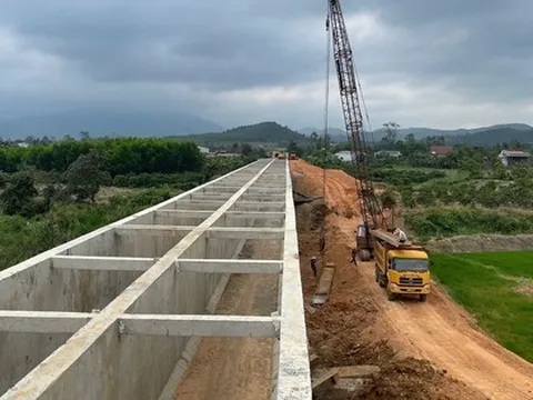 Dự án 4.400 tỉ liên tiếp lùm xùm lại chậm tiến độ
