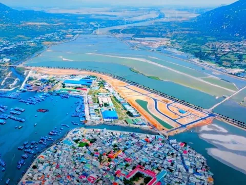 Ninh Thuận chú trọng thúc đẩy hạ tầng làm động lực tăng trưởng kinh tế