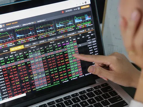 Chứng khoán Việt lại giảm sốc hơn 70 điểm, chuyên gia nói "cơ hội mua vào"