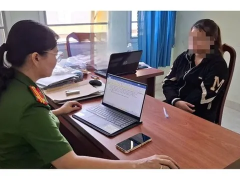 Tạm giữ bảo mẫu bạo hành bé gái 2 tuổi tại điểm giữ trẻ tự phát