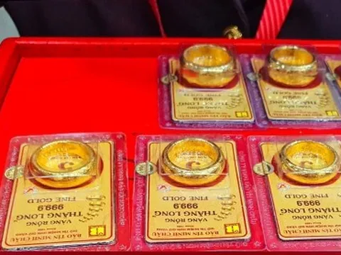 Chuyên gia: Giá vàng giảm do áp lực chốt lời, sẽ tăng trở lại