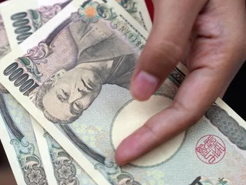 Giá Yên Nhật tăng dựng đứng