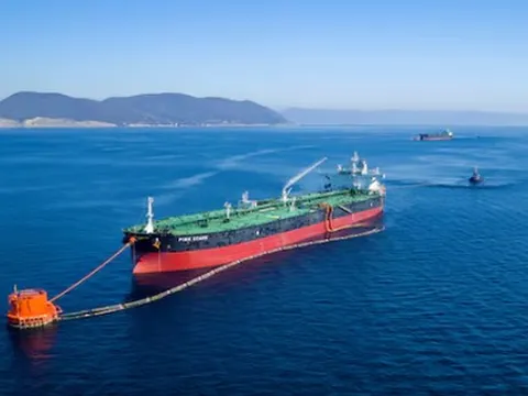 Không thiếu nguồn cung thay thế, một quốc gia châu Âu vẫn đam mê với dầu Nga: Chi hơn 1,6 tỷ USD nhập khẩu trong năm 2024, hưởng giá ưu đãi 20%