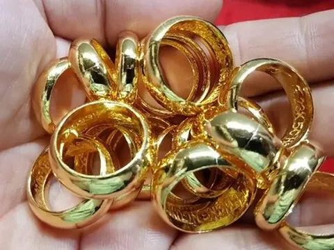 Thu nhập trung bình nhân viên ở một ngân hàng tại Việt Nam có thể mua 7 chỉ vàng 9999 mỗi tháng