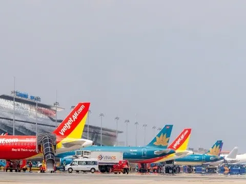 Vé bay dịp 30-4 đắt ngang Tết, Cục Hàng không tăng cường giám sát