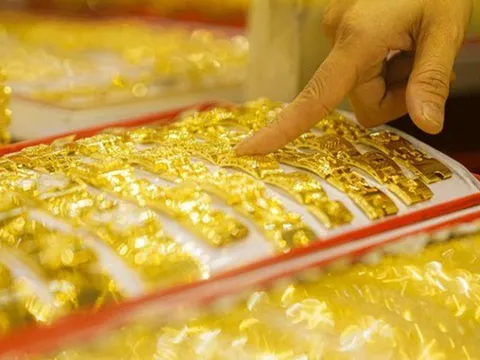 Cuối ngày 10/4, giá vàng trong nước quay đầu giảm, mất mốc 104 triệu đồng/lượng