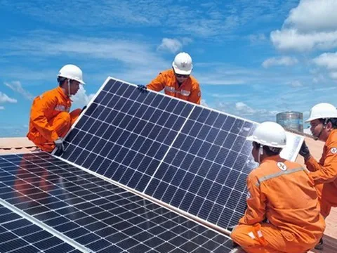 Cách lắp điện mặt trời dùng được cả ban đêm