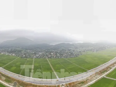 Tận thấy công trình cao tốc hoành tráng băng băng qua Hà Tĩnh