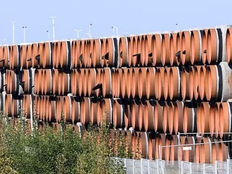 Khổ như châu Âu: Đi 1 vòng mới nhận ra khí đốt Nga vẫn là 'chân ái', muốn 'tìm về' lại loay hoay trong bão thuế đối ứng từ Mỹ