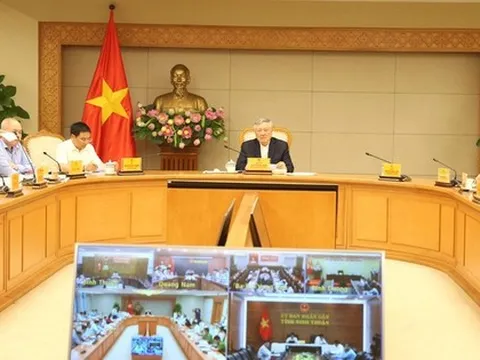 Phó Thủ tướng nhắc nhở một số địa phương "đá bóng lên, đá bóng xuống" khi gỡ khó cho điện sạch