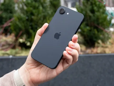iPhone 16e vừa ra mắt đã thành "gà đẻ trứng vàng" cho Apple