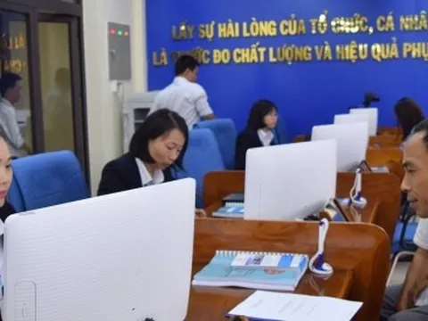 Chuyển 100% biên chế cấp huyện về xã và tăng cường cán bộ tỉnh về xã